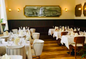 Schönbrunn Palace: Mozart & Strauss Concert, Tour & 3-Course Dinner Schönbrunn Palace: Mozart & Strauss Concert, Tour & 3-Course Dinner