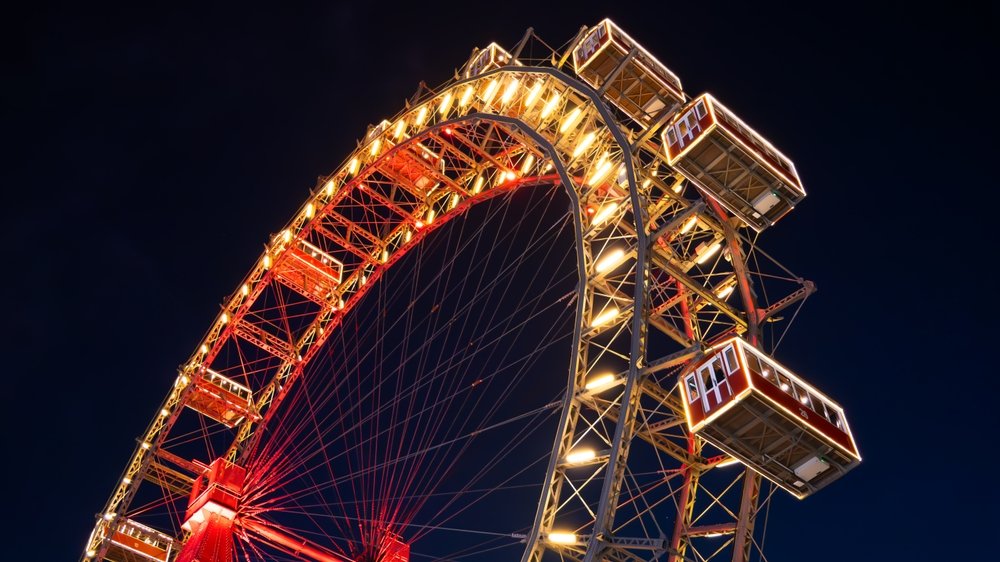 Vienna’s Giant Ferris Wheel: A Sparkling Christmas View