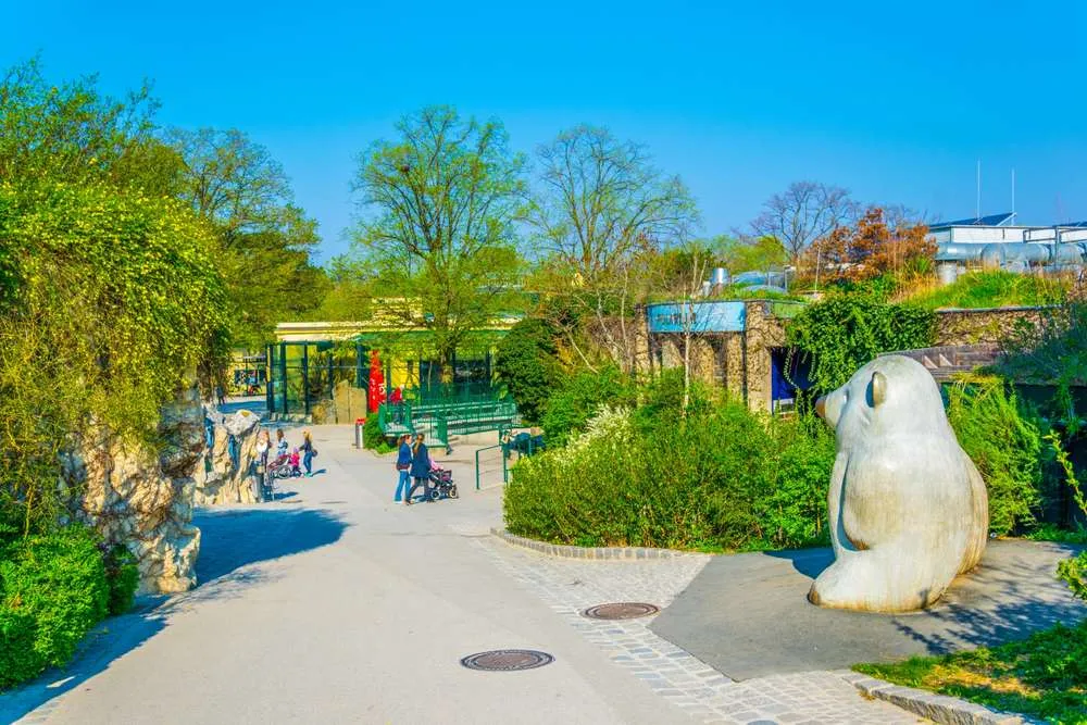 Schonbrunn-Zoo-Vienna-Tourist-Information-1