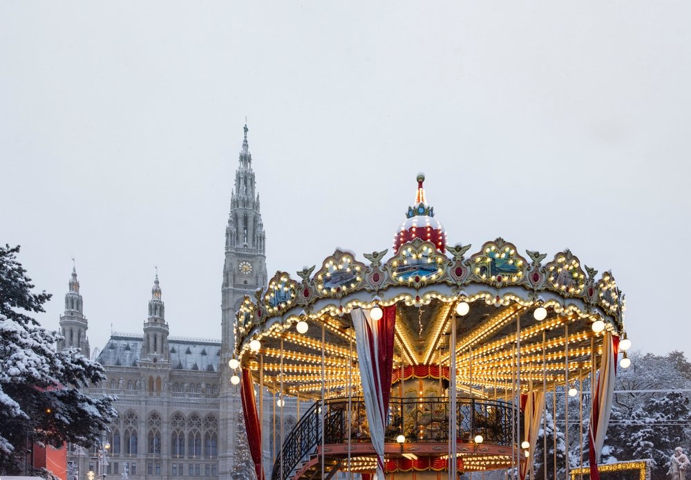 Palace & Dinner Concerts: Vienna’s Grand Holiday Evenings